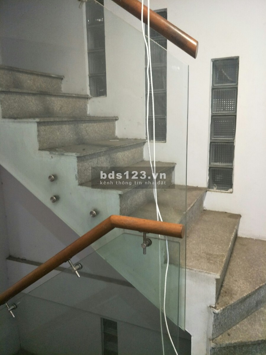Bán nhà mặt đường Phan Văn Trị dt 46m2, 6 tầng, mt 3.8m, vỉa hè, kinh doanh, gara ô tô