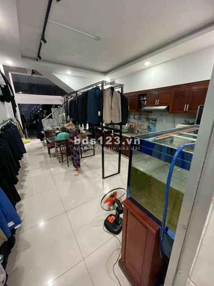 Nhà mặt tiền Lý Phục Man 4.25x30, phường Bình Thuận, Quận 7