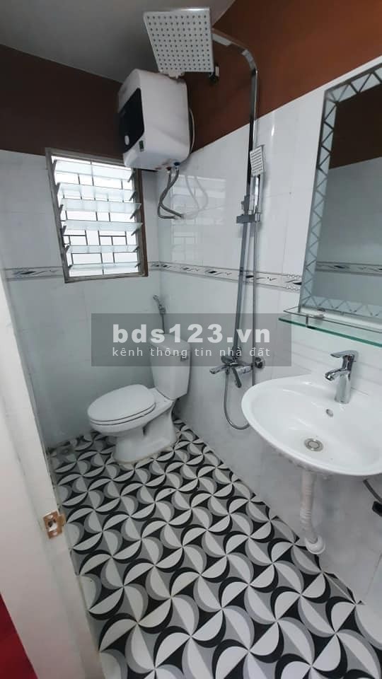 Bán nhà ngõ Cẩm Vân, Tôn Đức Thắng, dt 42m2, 4 tầng, giá 3,8 tỉ, nhà đẹp nở hậu ở luôn