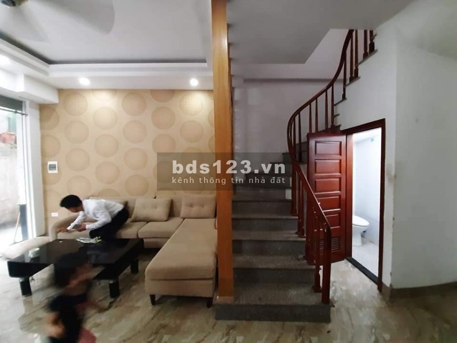 Cực phẩm! Bán nhà Thạch Bàn- Long Biên, Lô góc ô tô vào nhà, 47m2, 3.95 tỷ