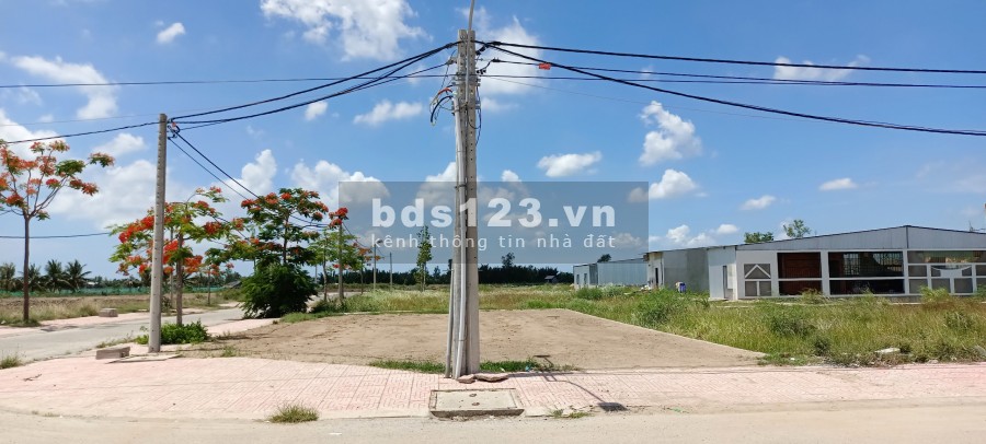 Lô cuối cùng dẫn ra khu công nghiệp giá mềm sèo với nhiều ưu đãi khủng