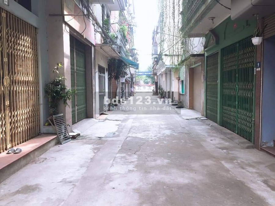 Bán nhà Văn Phú, trung tâm diện tích khủng, dt 50m2, giá 3 tỷ, bê tông