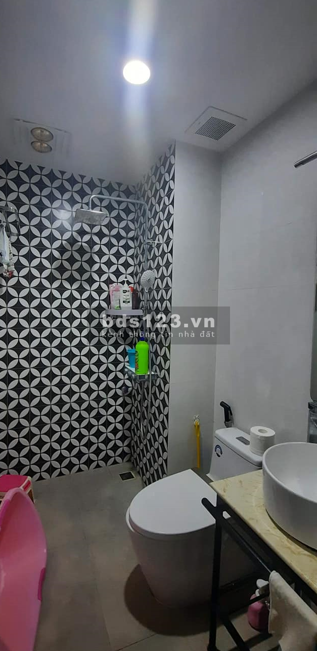 Nhà tự xây cực đẹp gần phố tặng nội thất 35x5t, chỉ 3.69 tỷ. LH: 0941111357