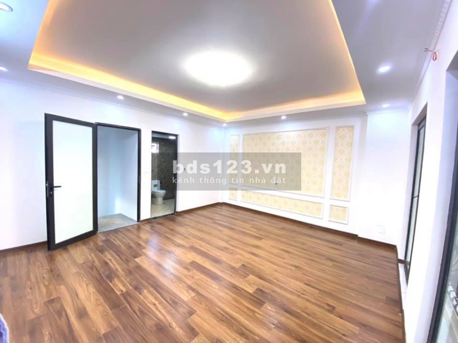 Bán nhà Trương Định, Nhà mới cứng. 40m x 5 tầng. 3,5 tỷ có thương lượng sâu