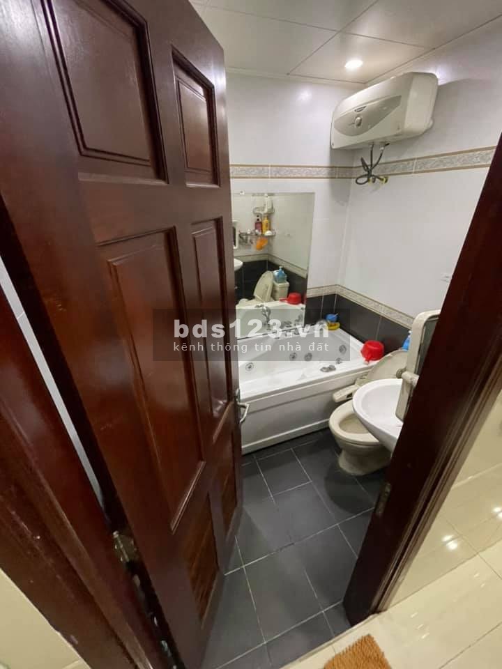 Nhà mặt tiền Lý Phục Man 4.25x30, phường Bình Thuận, Quận 7