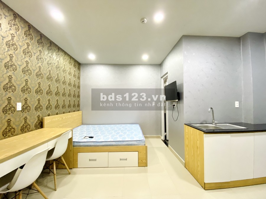 Căn hộ dịch vụ full nội thất 30m2 mt đường Nguyễn Thị Thập quận 7 giá siêu hợp lí 4 triệu 5