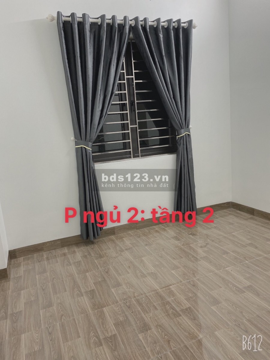 Bán nhà phố Nguyễn Hữu Cầu, ph Ngọc Châu, TP HD, 3 tầng, 137m2, sân vườn, chỉ 3.25 tỷ