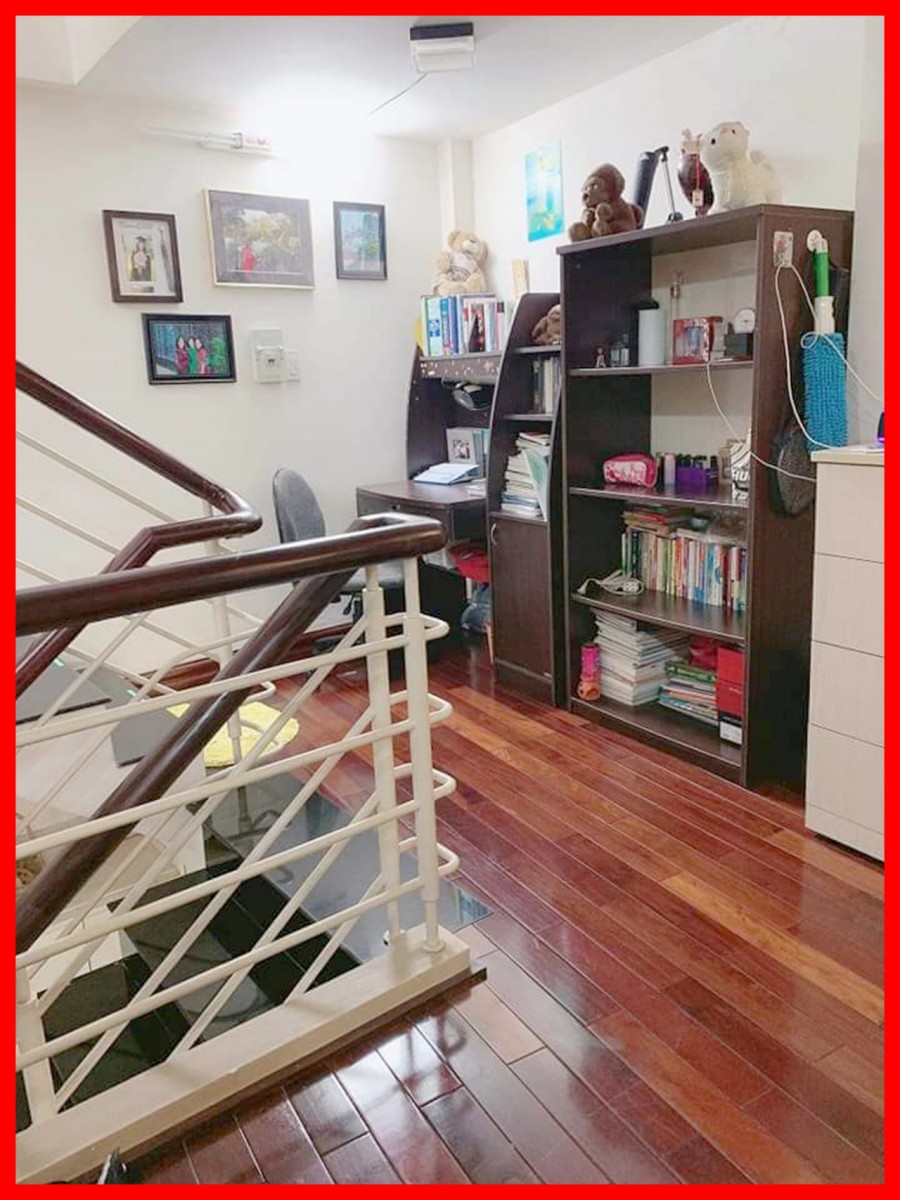 Bán nhà HXH Thành Thái Quận 10, 3 Tầng chỉ 3,85 tỷ, lh 0906204283