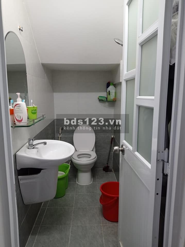 Bán nhà Trần Văn Quang Tân Bình, 35m2, 3 lầu, 3 phòng ngủ 2WC,Giá Rẻ.