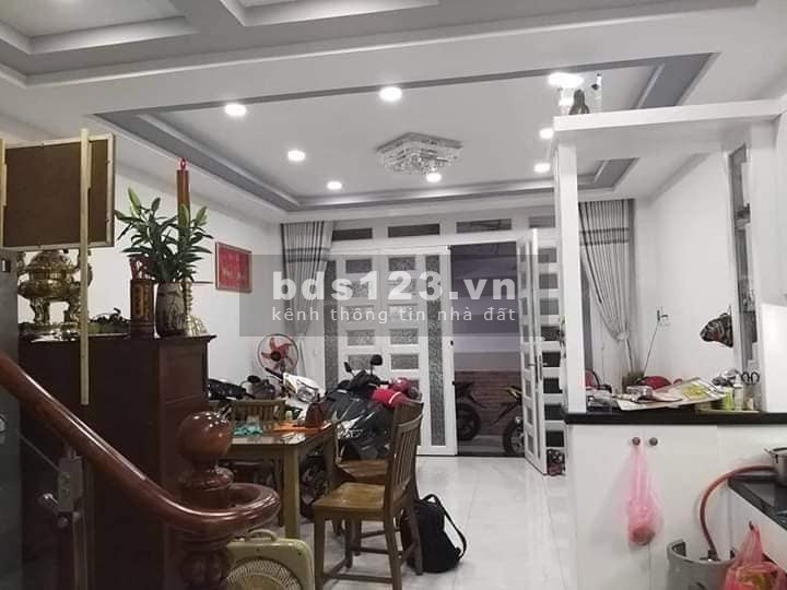 Bán nhà đường Lạc Long Quân, phường 10, Tân Bình 3 tầng 27m2…