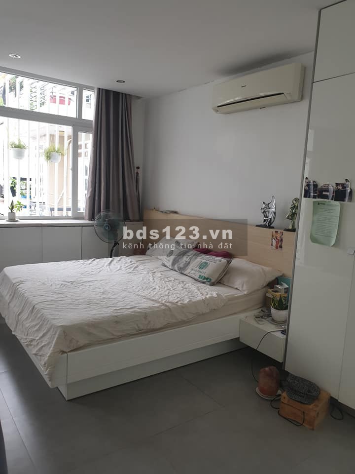 Bán nhà đường Lạc Long Quân, phường 10, Tân Bình 3 tầng 27m2…