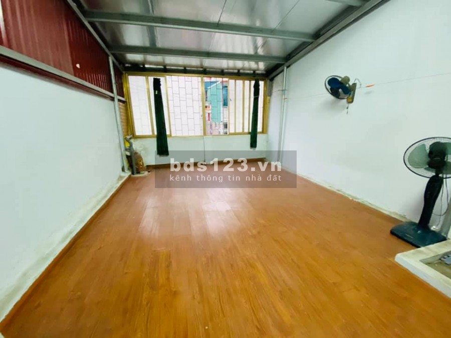 Bán nhà ngay ngã tư Sở diện tích 39m2, giá bán 3 tỷ, sẵn sàng giao dịch