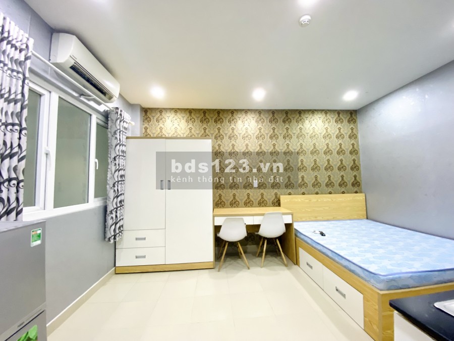 Căn hộ dịch vụ full nội thất 30m2 mt đường Nguyễn Thị Thập quận 7 giá siêu hợp lí 4 triệu 5