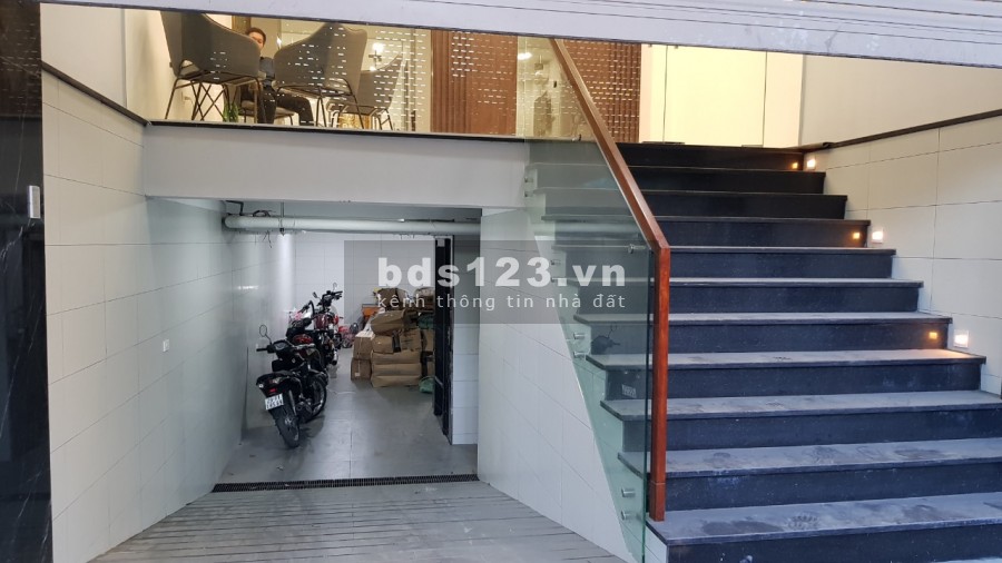 Cần cho thuê nhà Đường Đỗ Nhuận- Bắc Từ Liêm: DT75m,MT5m, 7 tầng, thang máy, oto đỗ cửa