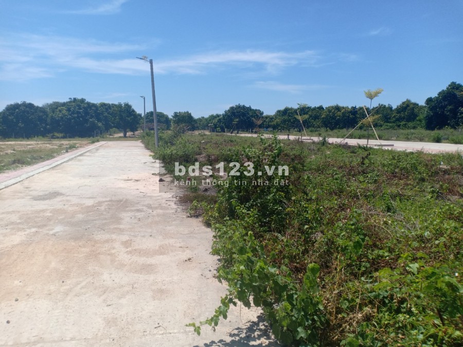 Cơ hội đầu tư 2 mt trung tâm Cam Lâm, đường bê tông rộng 13m, chỉ 7.8 triệu/m2