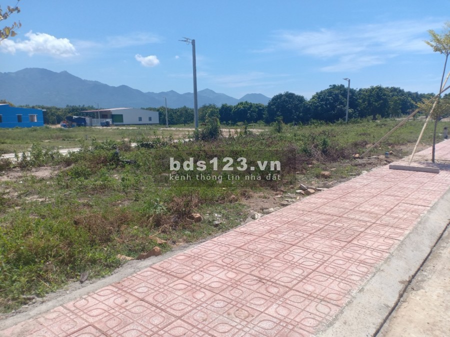 Cơ hội đầu tư 2 mt trung tâm Cam Lâm, đường bê tông rộng 13m, chỉ 7.8 triệu/m2