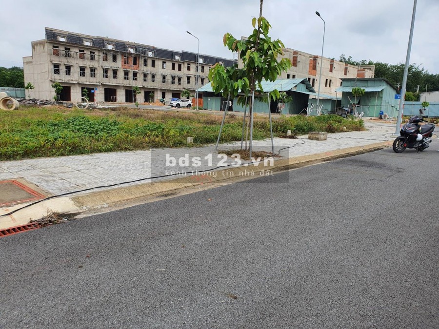 Kinh doanh nhà hàng thua lỗ, tôi bán gấp lô đất 80m2 795tr ngay VSIP II sổ sẵn
