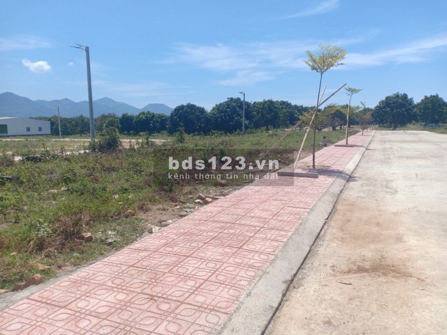 Cơ hội đầu tư 2 mt trung tâm Cam Lâm, đường bê tông rộng 13m, chỉ 7.8 triệu/m2