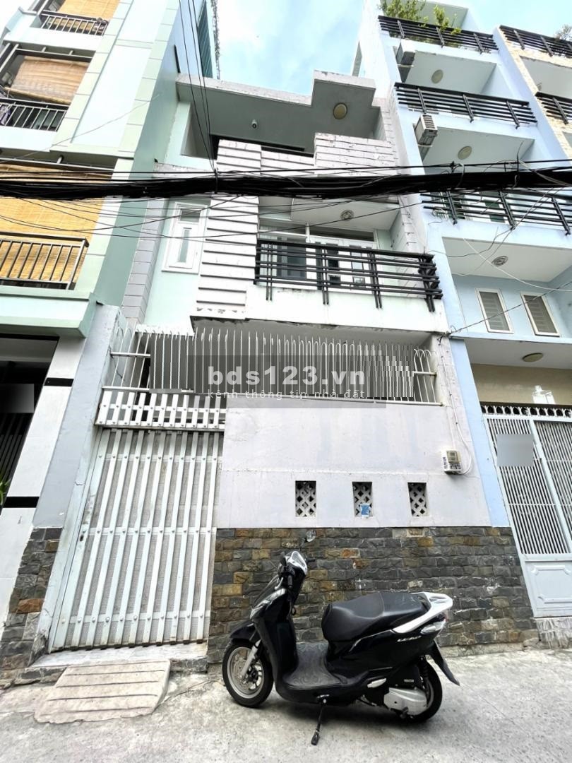 Hẻm 1 xẹt xe hơi ra vào, đường CMT8 Q10. Trệt 2 Lầu 3PN, 3WC giá 22tr