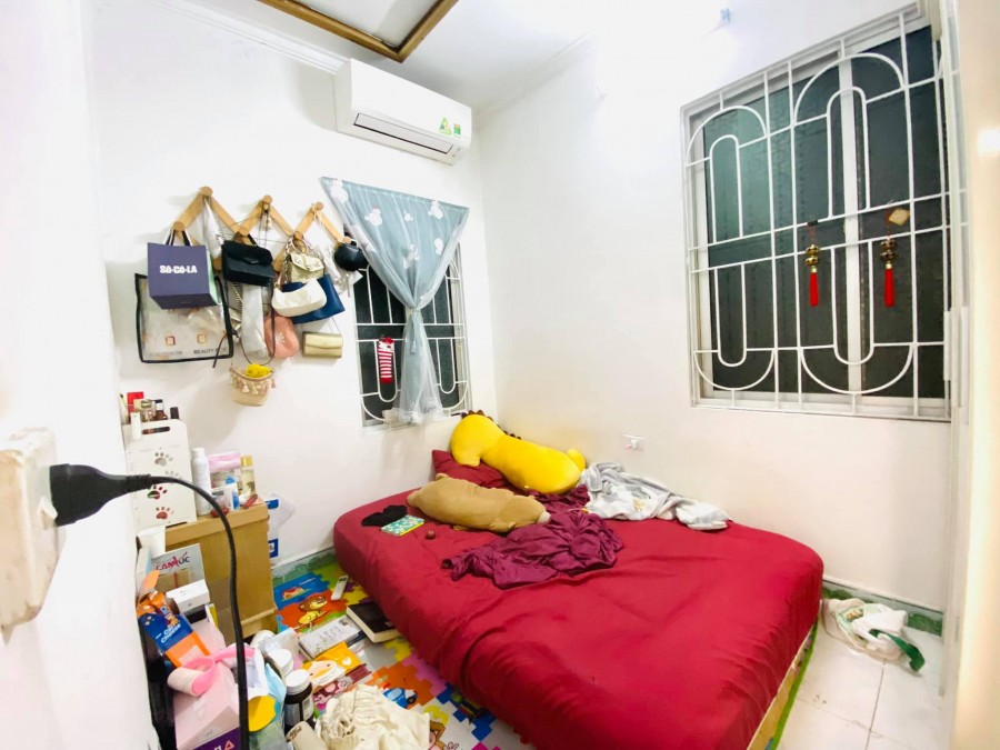 2.5 tỷ, nhà rộng 48m2, Ngọc Lâm, gần chợ, 20m ô tô đua, ở luôn lh 0963521933