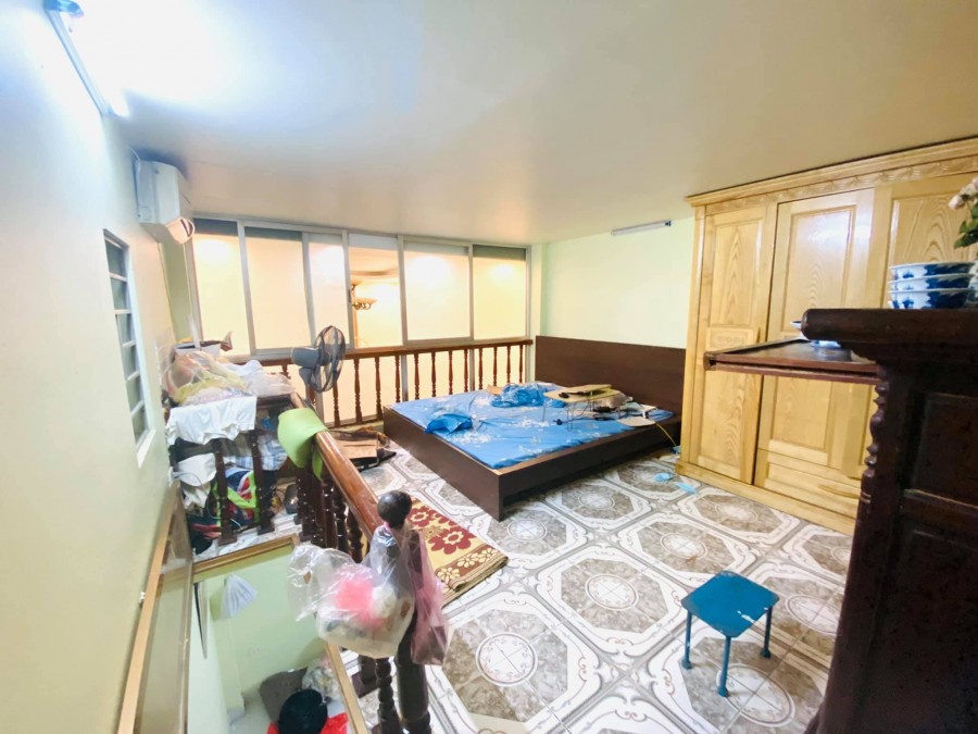 2.5 tỷ, nhà rộng 48m2, Ngọc Lâm, gần chợ, 20m ô tô đua, ở luôn lh 0963521933