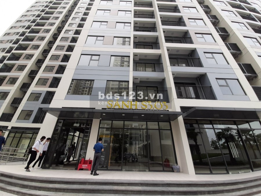 Bán gấp Shophouse mt Vinhomes Grand Park dt 100m2, lh 0912 598 058 xem nhà ngay