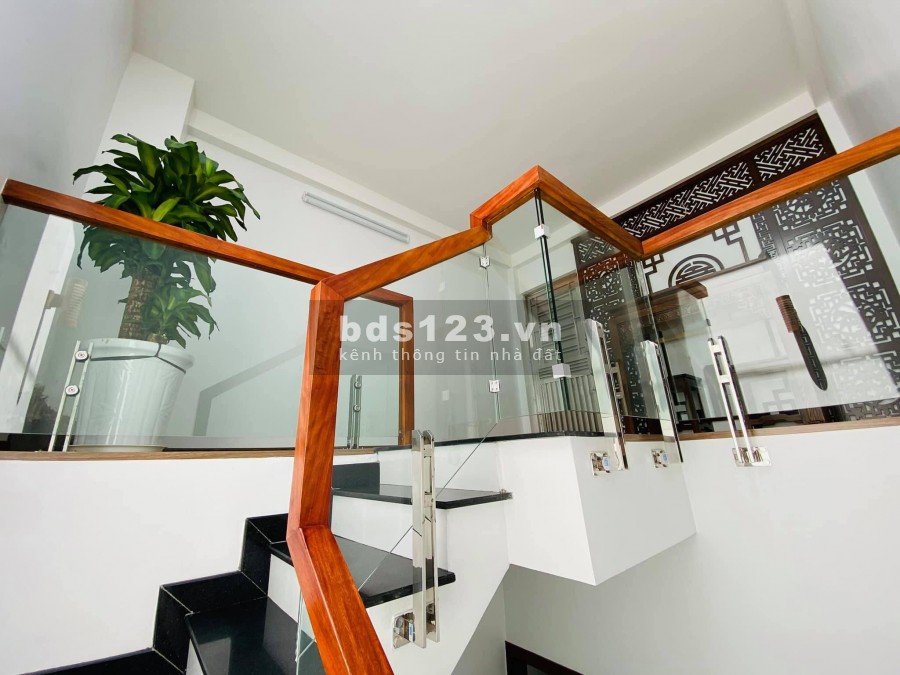 Bán nhà Trường Chính, khu dân cư an ninh yên tĩnh, liên hệ: 092.234.6363