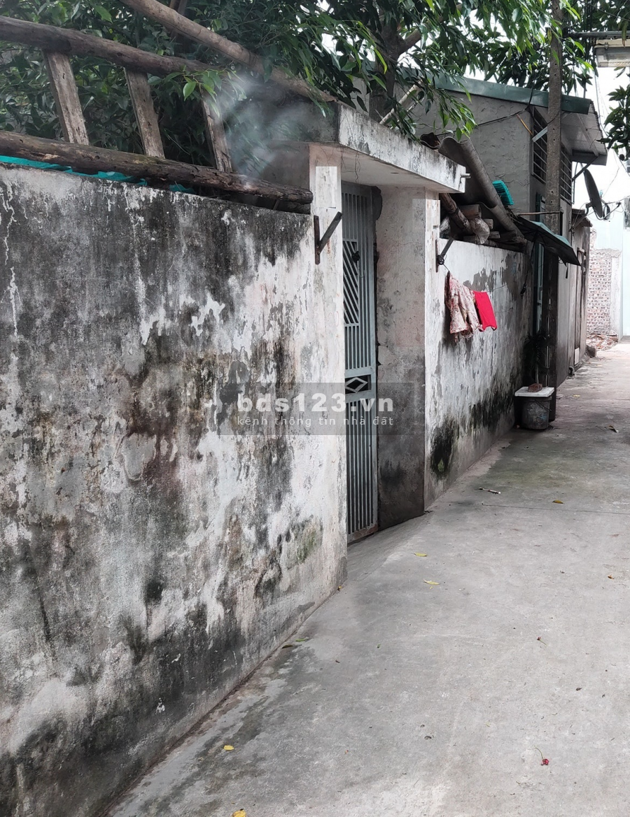 Cần tiền bán đất Ngô Gia Tự ô tô vào nhà bán gán nhỉnh 2 tỷ, lhcc