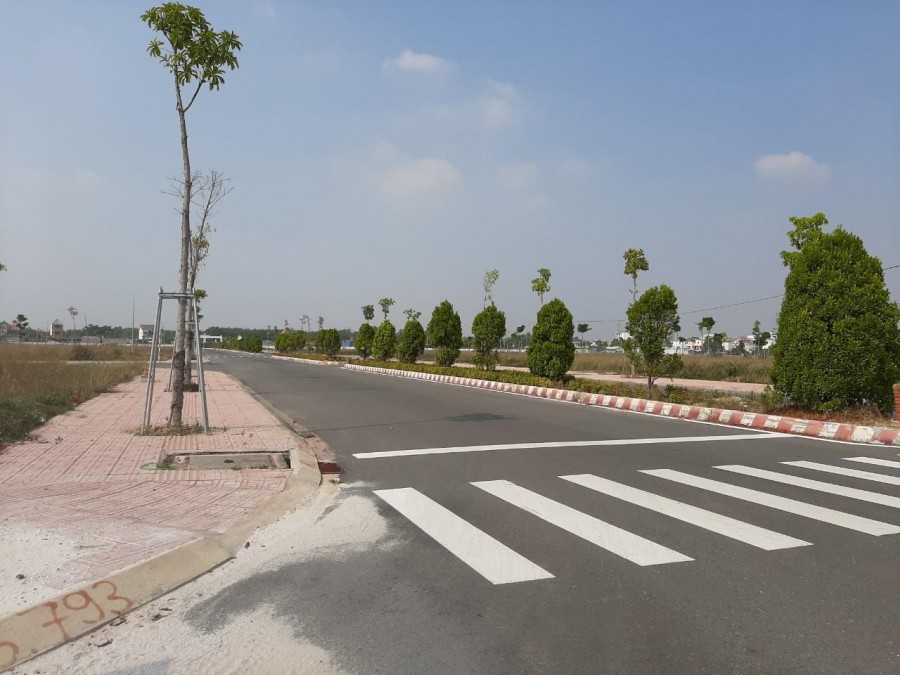 Bán Đất trung tâm thị xã Bến Cát. cách chợ bến cát 300m. 100m2 giá 850tr