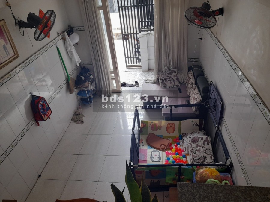 Bán chỉ 2 tỷ, dt 25m2, 3 tầng, đường Bông Sao phường 5, Quận 8, lhcc