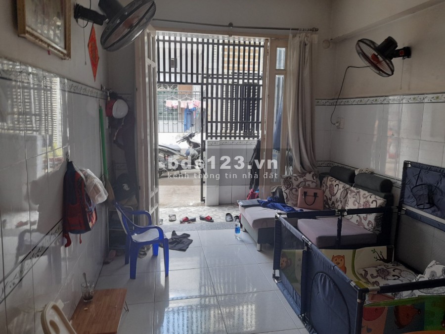 Bán chỉ 2 tỷ, dt 25m2, 3 tầng, đường Bông Sao phường 5, Quận 8, lhcc