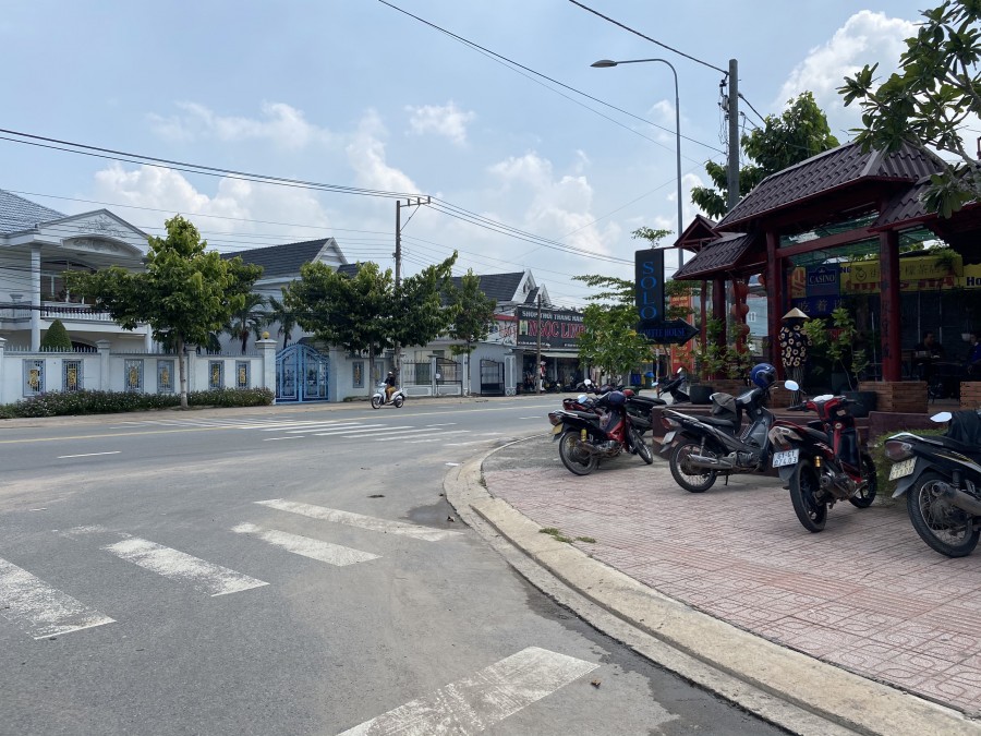 Bán Đất trung tâm thị xã Bến Cát. cách chợ bến cát 300m. 100m2 giá 850tr