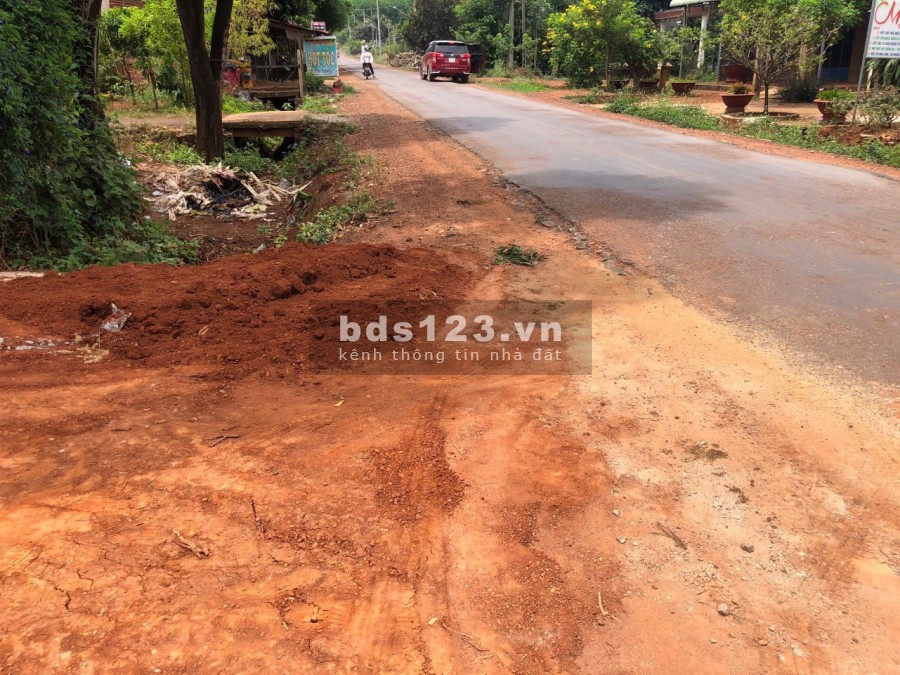 Bán gấp lô đất 1000m2 SHR Sát bên TP Đồng Xoài giá bán 325 triệu Có hỗ trợ