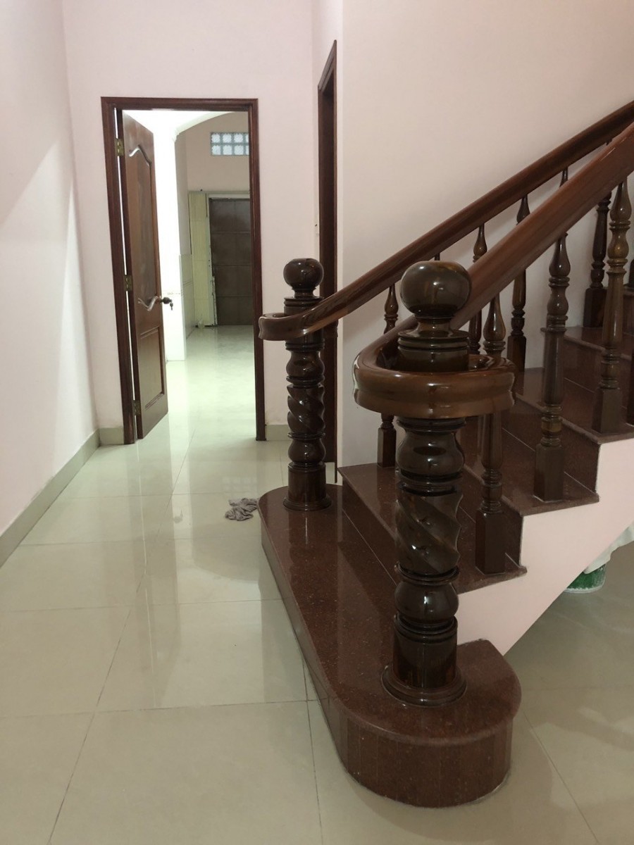 Nhà 1 trệt 2 lầu MẶT TIỀN đường Nguyễn Ái Quốc, gần trường THPT Chu Văn An