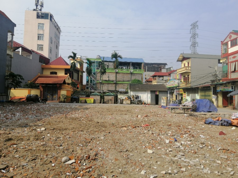 Trục chính kinh doanh tại thôn Sáp Mai cổng C khu CN Thăng Long
