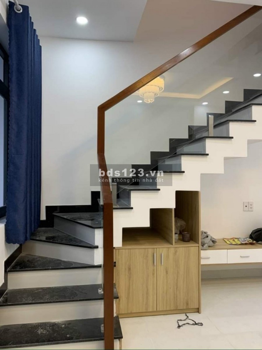 Bán nhà ngay chợ hàng bông, Phú Hòa, tp. Thủ Dầu Một, lhcc