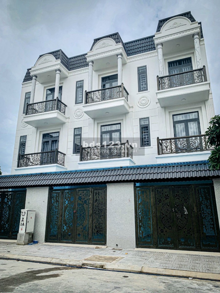 Bán nhà ngay chợ hàng bông, Phú Hòa, tp. Thủ Dầu Một, lhcc