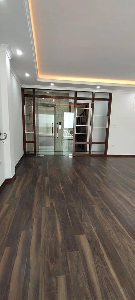 Bán Nhà Phố Đỗ Quang gara ô tô diện tích 106m2, mt 8m, 7 tầng thang máy giá 22.7 Tỷ.
