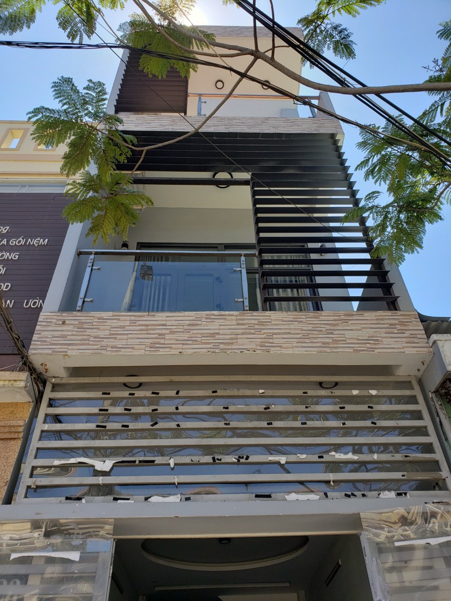 Nhà Mặt Tiền Đường Núi Thành Cần Bán Nhanh