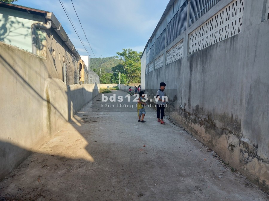 Bán lô đất kiệt ô tô Ngự Bình thông Đặng Huy Trứ, giá chỉ 1.4x tỷ, lh 0935515130