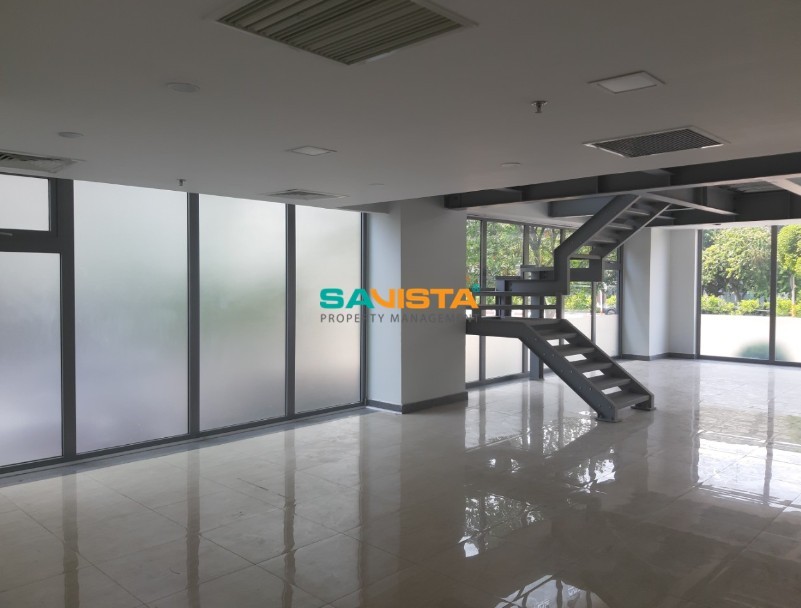 Cho thuê mặt bằng làm VP hoặc KD MT Điện Biên Phủ ngay cầu Sài Gòn sàn vuông vứt, mặt kính