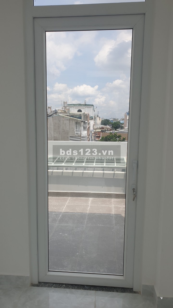 Nhà Lê Thúc Hoạch, 2 lầu, sân thượng, 4 phòng ngủ, nhà mới 100%