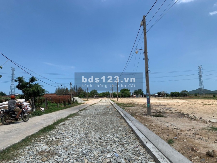 Em có 2 lô liền kề cách QL51 30m vì công việc nên cần bán
