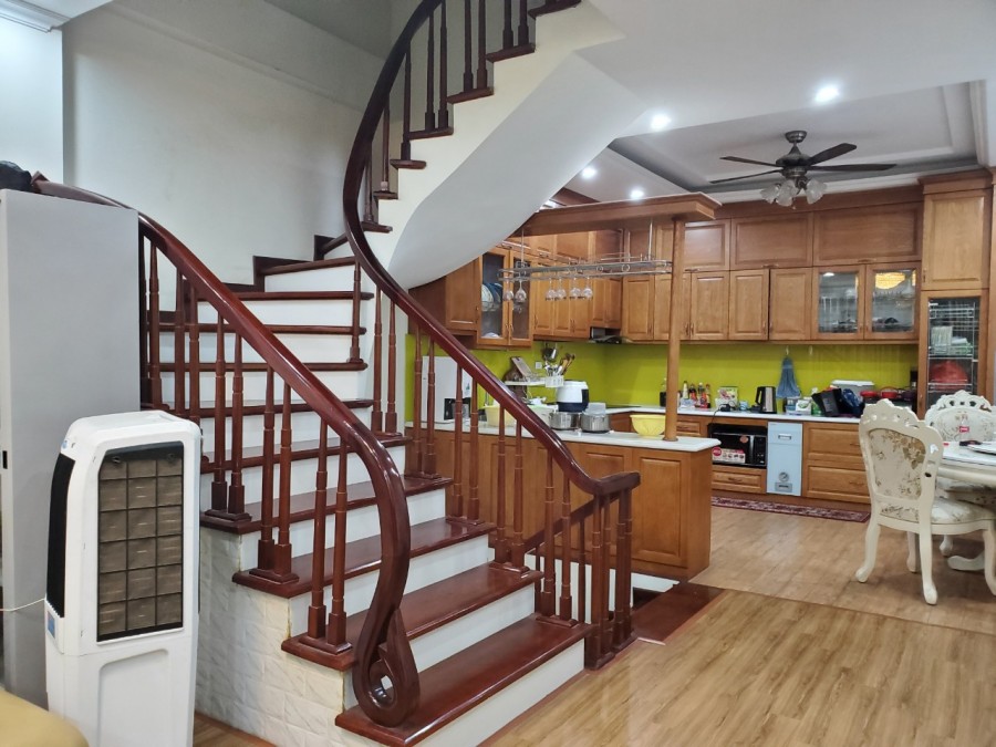 Bán nhà ô tô, vỉa hè, KD Văn La Hà Đông DT 60 x 5 tầng giá 6 tỷ 800