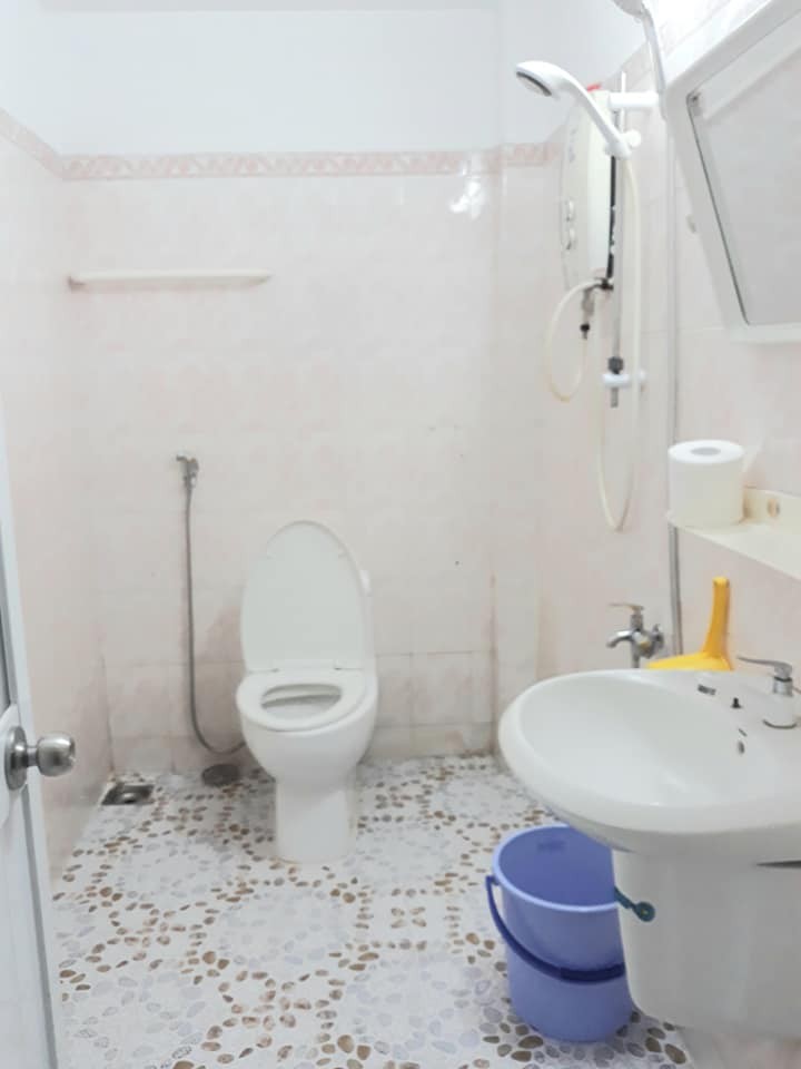 Ô tô vô nhà diện tích rộng thông thoáng 3 tầng đường Quang Trung