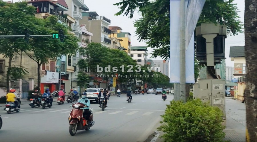 Toà nhà lộng lẫy Đống Đa. Tiền máy bay cất cánh, hậu xe đua. 170m2 10T 75 tỷ