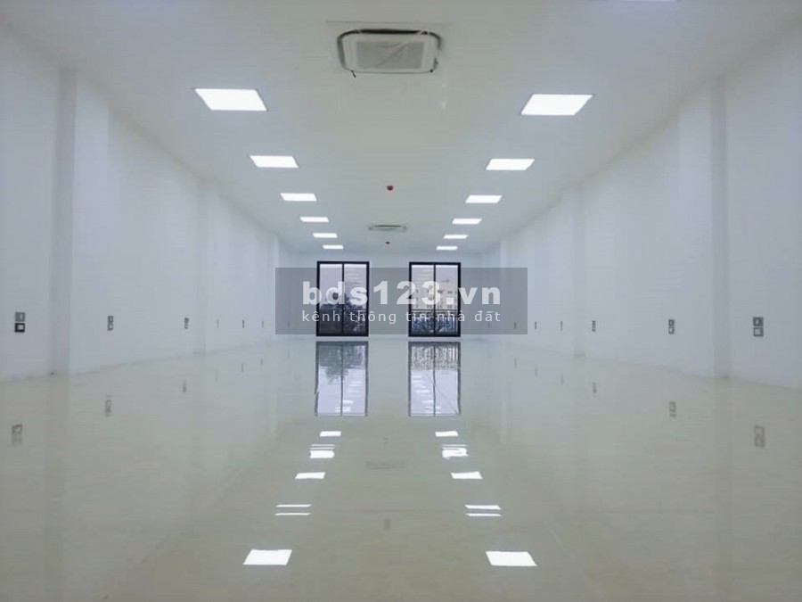 Toà nhà lộng lẫy Đống Đa. Tiền máy bay cất cánh, hậu xe đua. 170m2 10T 75 tỷ