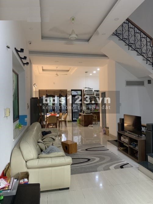 Cho thuê nguyên căn Villa 8x20m trệt 2 lầu 6PN Bình An QUẬN 2