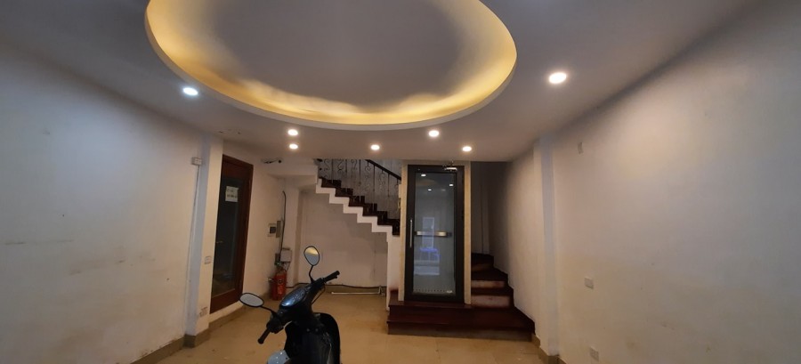 Bán nhà Ngô Quyền Hà Đông 40m 4 tầng chỉ 3.x tỷ ngõ ô tô tránh ô tô đỗ cửa nhà đẹp hiện đại