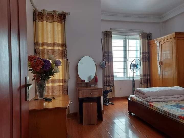 Bán nhà Ngô Quyền Hà Đông 40m 4 tầng chỉ 3.x tỷ ngõ ô tô tránh ô tô đỗ cửa nhà đẹp hiện đại
